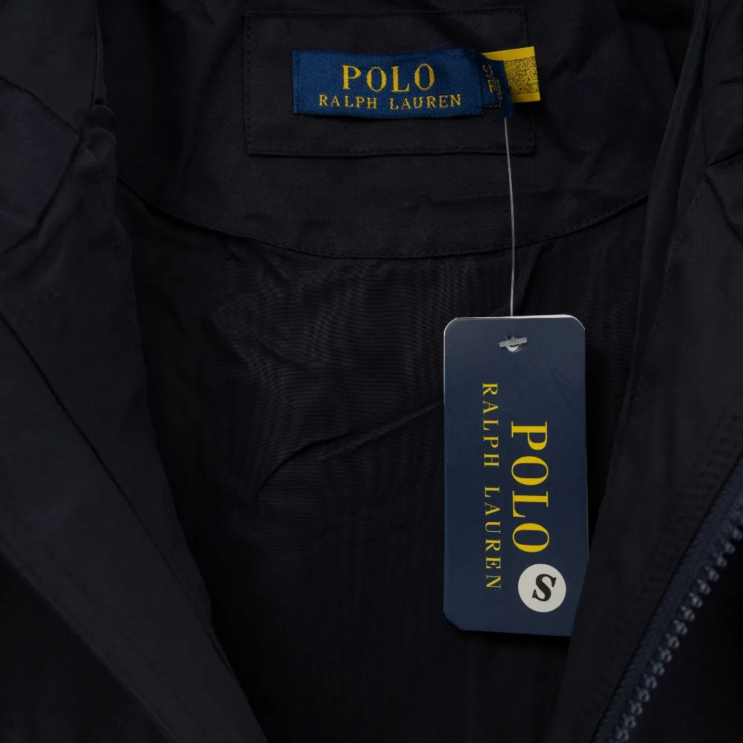 P520 top version (different currencies) You can scan the QR code to enter the official website. Style: Ralph Lauren POLO Ralph Lauren original molded small label embroidery outdoor old money style waterproof jacket. Color: Picture color Size: S-XL Fabric: Woven Accessories: Full set of customized accessories No gender distinction, same style for men and women
